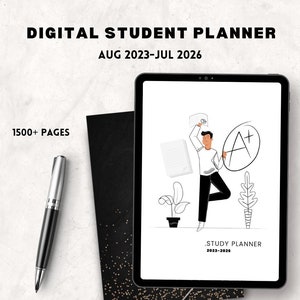 Könnte beinhalten: Ein digitaler Studentenplaner auf dem Bildschirm eines Tablets mit weißem Hintergrund. Der Bildschirm zeigt eine Cartoon-Illustration einer Person, die ein Testpapier mit der Note A+ hält und ein großes A+ in Rot umkreist. Der Text auf dem Bildschirm lautet "STUDY PLANNER 2023-2026". Das Tablet liegt auf einer schwarzen Oberfläche mit goldenem Glitzer.