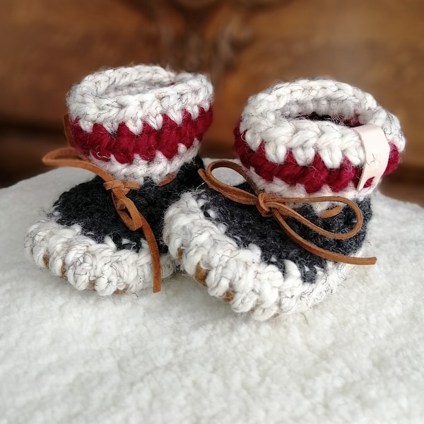 Botines de bebé Padraig, pantuflas de cabina, botines de crochet, mezcla de lana, piel de oveja y gamuza