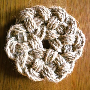 Woven jute coaster 14cm