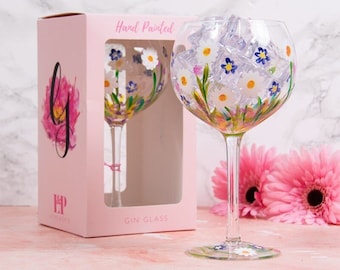 Dainty Daisies Hand Painted Gin Tonic Balloon Cocktail Floral Ladies Drink Glass
