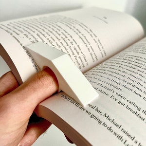 3D Printed Bookmark Premium Bookends, Plastic Book Stands, Bookmarks  Holder, Bookmark Holder Bookend, Pen Holder Bookend, Fancy Bookend 