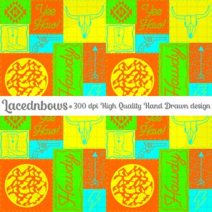 Peut inclure: Un motif répétitif coloré avec des illustrations sur le thème des cow-boys. Le motif comprend des images de crânes de taureaux, de bottes de cow-boy, de revolvers, de flèches et les textes "Yee Haw!" et "Howdy" sur un fond patchwork orange, jaune et vert.