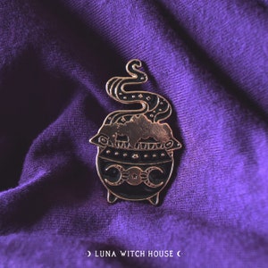 Witches Cauldron Pin || Enamel Pin, Backpack, Bag, Witch Accessories, Cauldron Pin, Witch Pin, Cute Enamel Pin, Lapel Pin, Brooch.