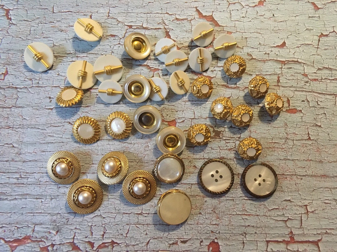 Vintage White & Gold Tone Buttons 35 Fancy Sewing Supplies - Etsy