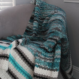 Beautiful Cluster V-Stitch Throw PDF Pattern