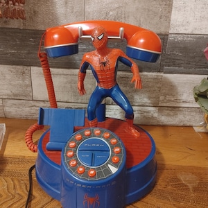 Mattel Spiderman Rotary Phone 3D Sculpted Character Land Line Works!  Great Collectible Vintage Item, Fabulous condition, missing PDA