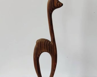 Vintage träsnidad figurinskulptur av hjort