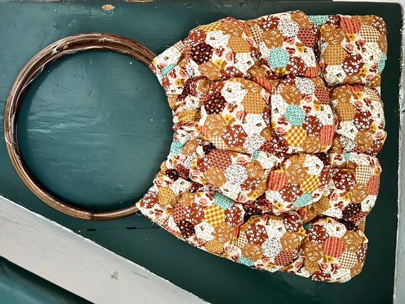 Vintage 70s puffy quilted patchwork handle bag - image 4