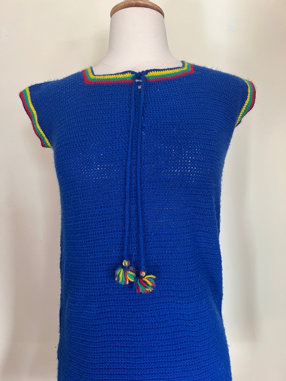 Vintage 70s unbranded hand knit mini dress with ta