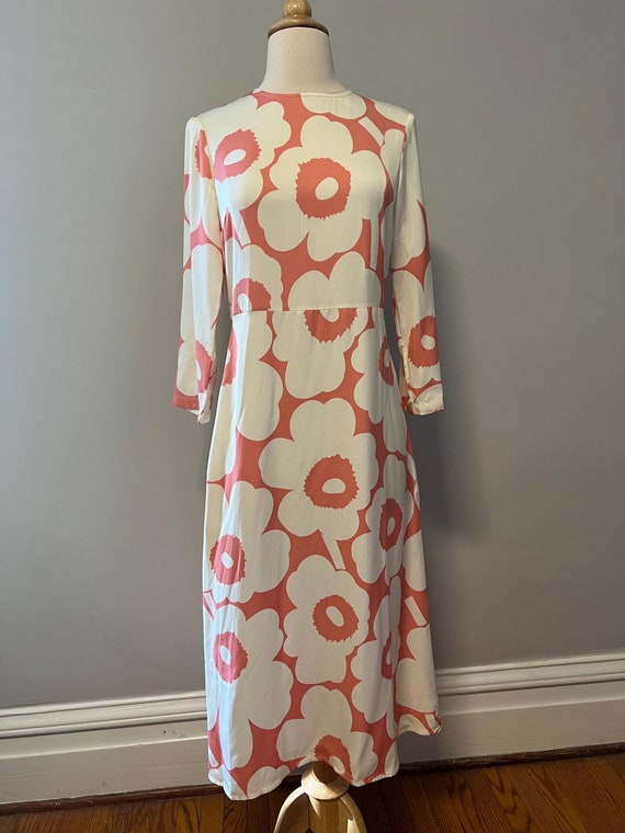 24AW■marimekko■Dekadi Unikko コットントリコットドレス marimekko（マリメッコ）の「Unikko / Febina cotton poplin