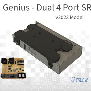 Puede incluir: Un dispositivo electrónico negro y gris con el texto "Genius - Dual 4 Port SR v2023 Model" sobre un fondo blanco. El dispositivo tiene una cubierta de plástico negro y una base de metal gris. El dispositivo está conectado a una placa de circuito con cuatro puertos RJ45.