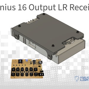 Puede incluir: Una caja de metal gris con una placa de circuito dentro. La placa de circuito tiene 16 conectores de salida y el texto "genius" impreso en ella. La caja está etiquetada como "Genius 16 Output LR Receiver".
