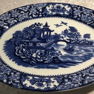Fuente ovalada vintage Olde Alton Ware: diseño de sauce azul, Swinnertons, Inglaterra