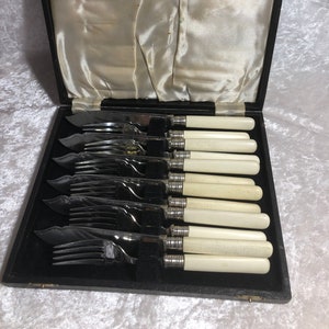 Vintage Fish Cutlery Knives and Forks Six Person Boxed Set, England c.1910’s-1930’s.