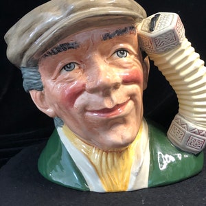 Royal Doulton Vintage Character Jug The Busker Ref D6775 16cm Tall (Large size).  England c. 1980&#39;s