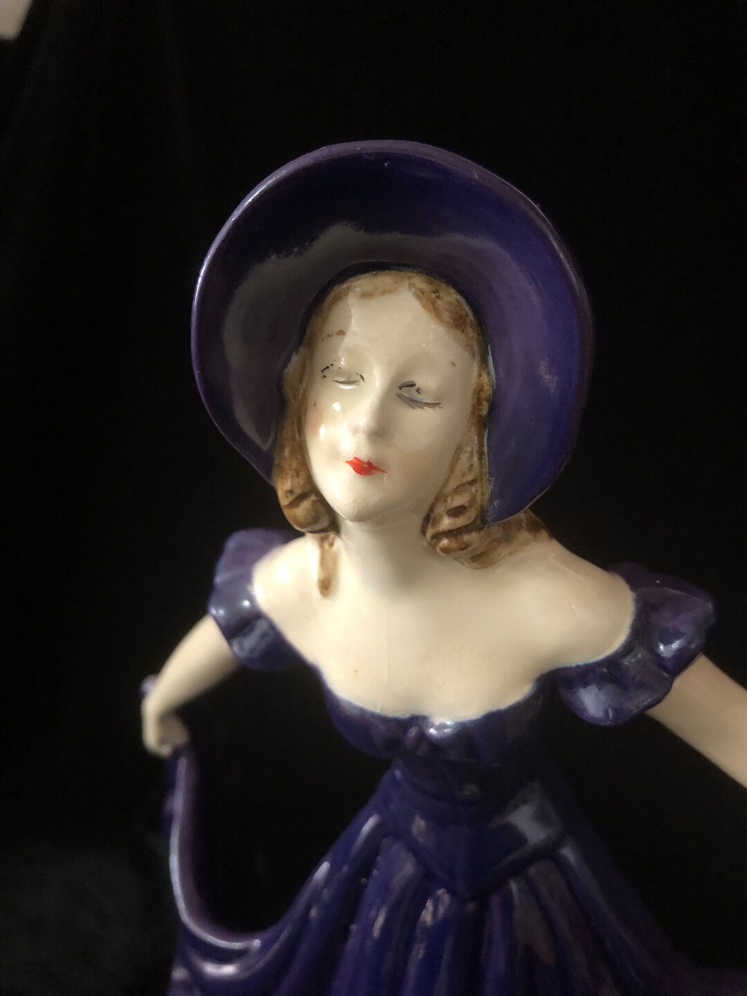 Vintage Figurine of a Young Lady Curtsying. Czechoslovakia. C1920's