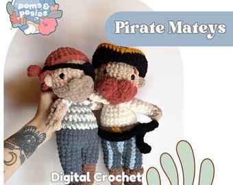 Könnte beinhalten: Ein digitales Häkelmuster für zwei Piratenkumpel. Das Muster enthält Anleitungen zum Häkeln von zwei Amigurumi-Piratenpuppen, eine mit rotem und braunem Bart und die andere mit einem blau-weiß gestreiften Hemd. Das Muster trägt den Titel "Pirate Mateys" und ist als digitaler Download erhältlich.
