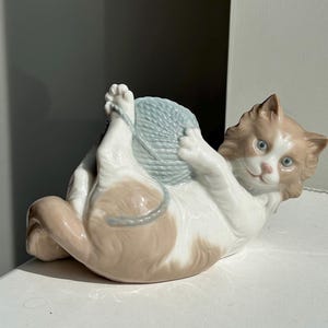NAO PORCELAIN 猫の置物 0113.リヤドロの引退したナオ。猫愛好家