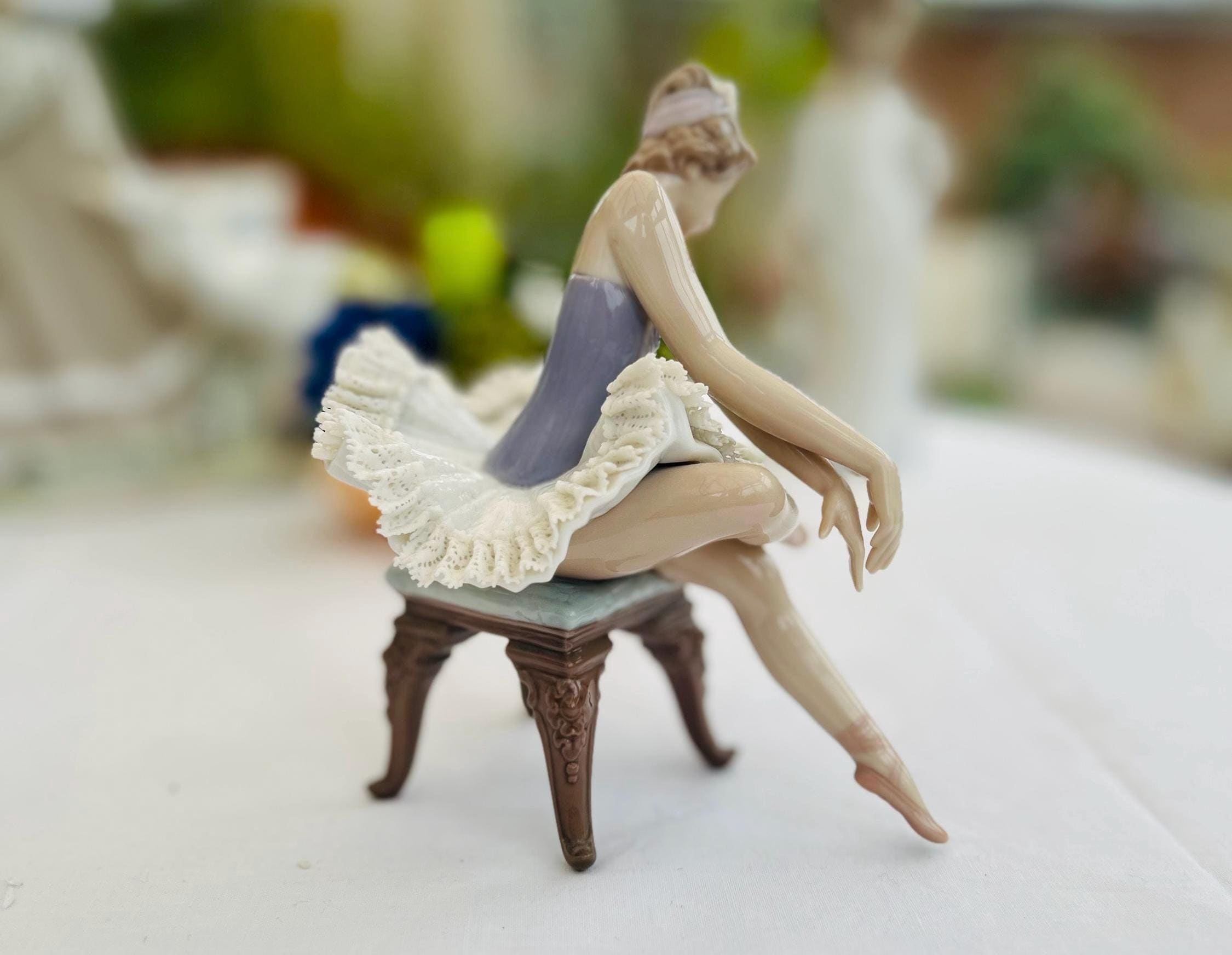 Lladro Figurine Ballerina Girl With Ballet Tutu Leotard Figurine