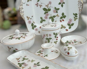 Wedgwood Walderdbeeren-Gerichte | Kuchenteller, Oliven- oder Minzteller, Runder Teller, Pillendose, Zuckerdose, Kerzenhalter | Modell R 4406