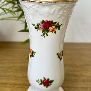 Royal Albert Old Country Roses Vase, English Bone China, Wedding Gift, Mothers Day, Fathers Day First Quality -13 cm tall
