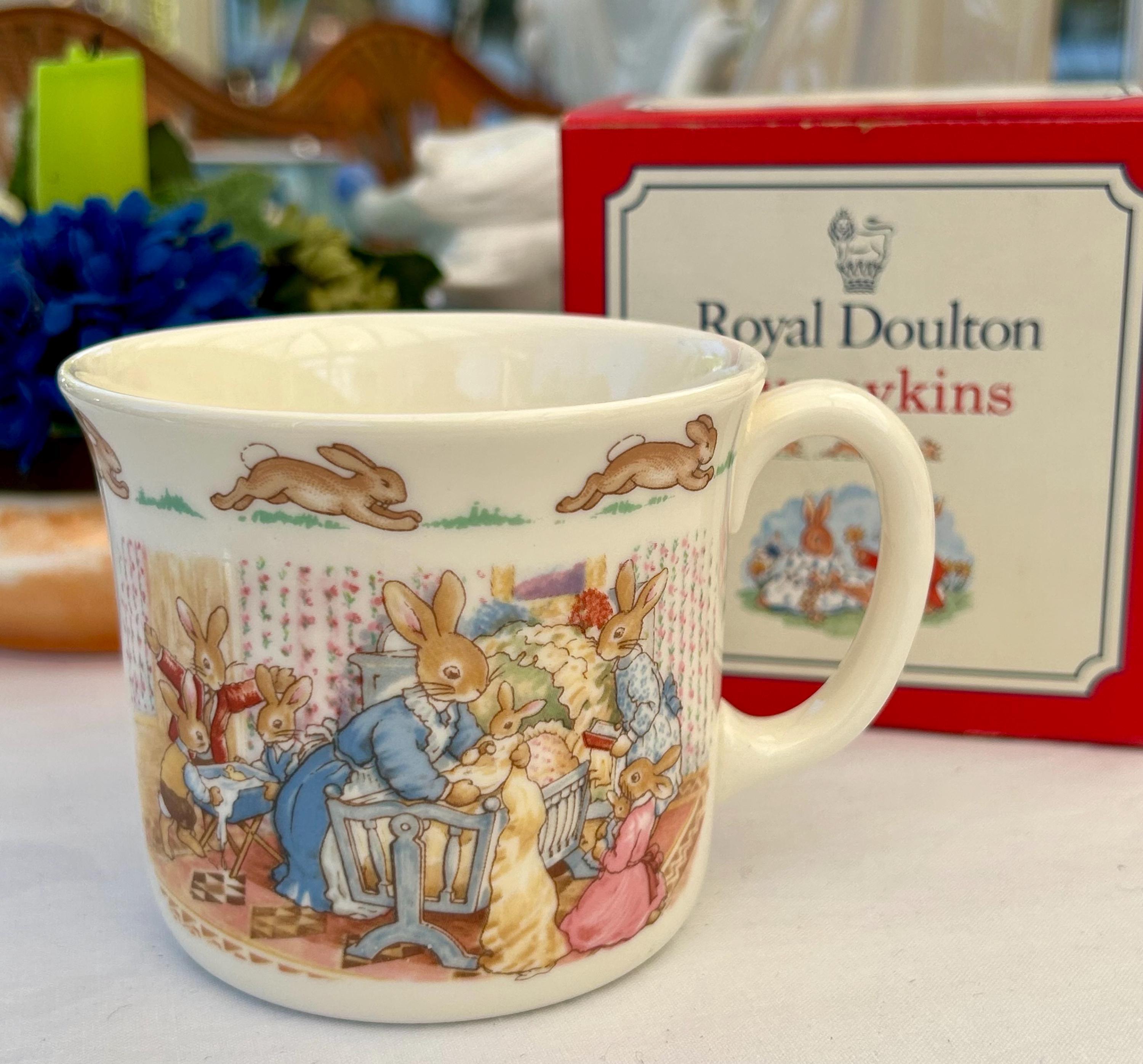 【廃盤・希少】ロイヤルドルトン　Bunnykinsプレート4枚+マグカップセット 廃盤・希少】ロイヤルドルトン Bunnykinsプレート4枚+マグカップセット