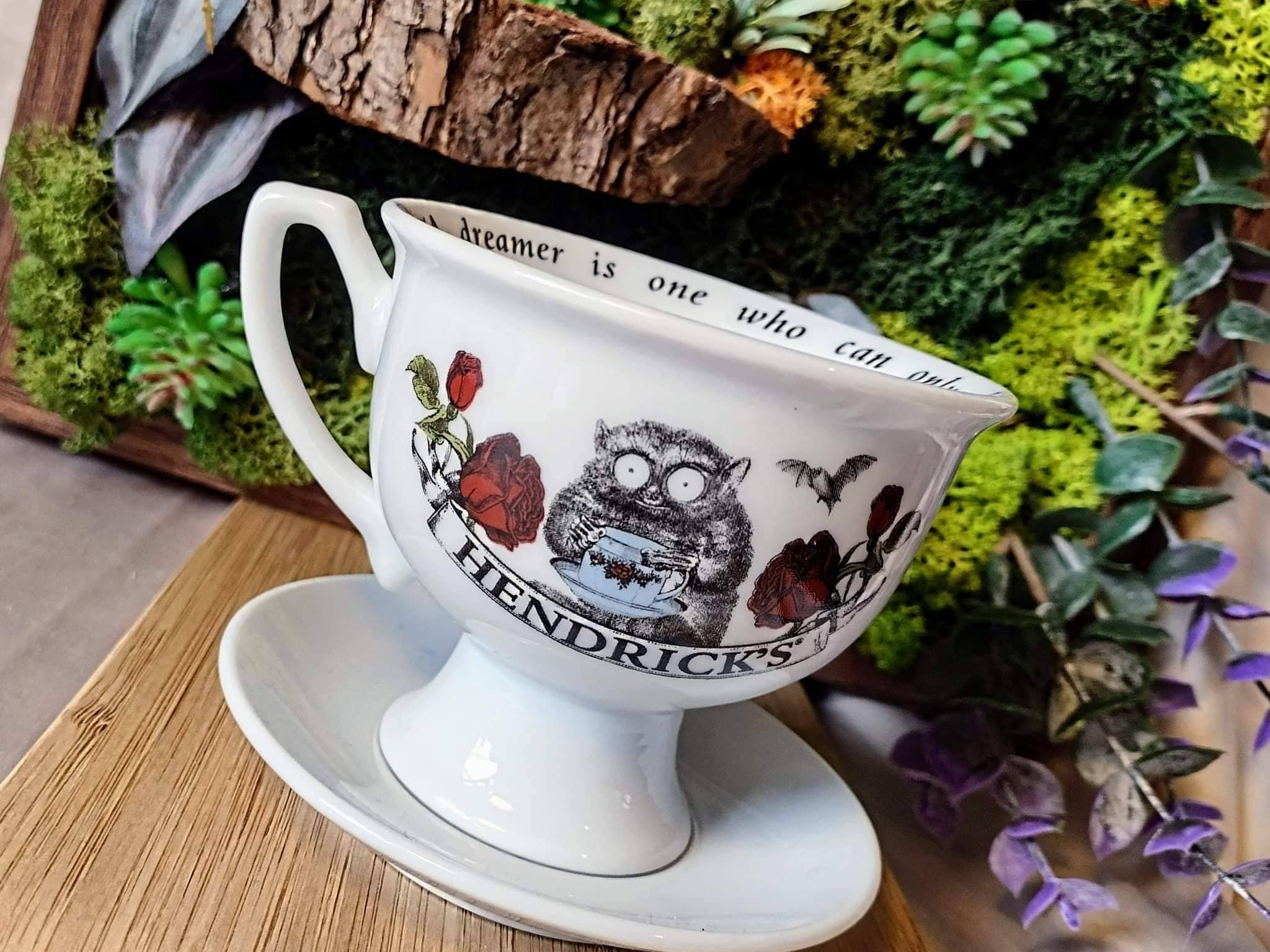 HENDRICK'S ジン 1L ヘンドリックスセラミック ティーカップソーサー Hendricks Gin Ceramic Tea Cup & Saucer Oscar Wilde Dreamer Tea