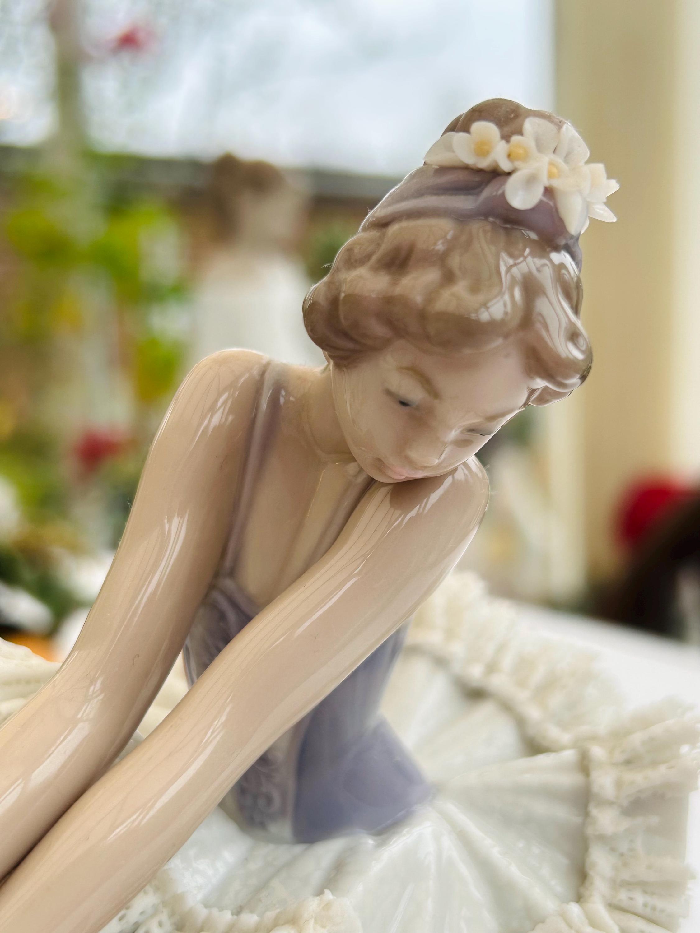 Lladro Figurine Ballerina Girl With Ballet Tutu Leotard Figurine