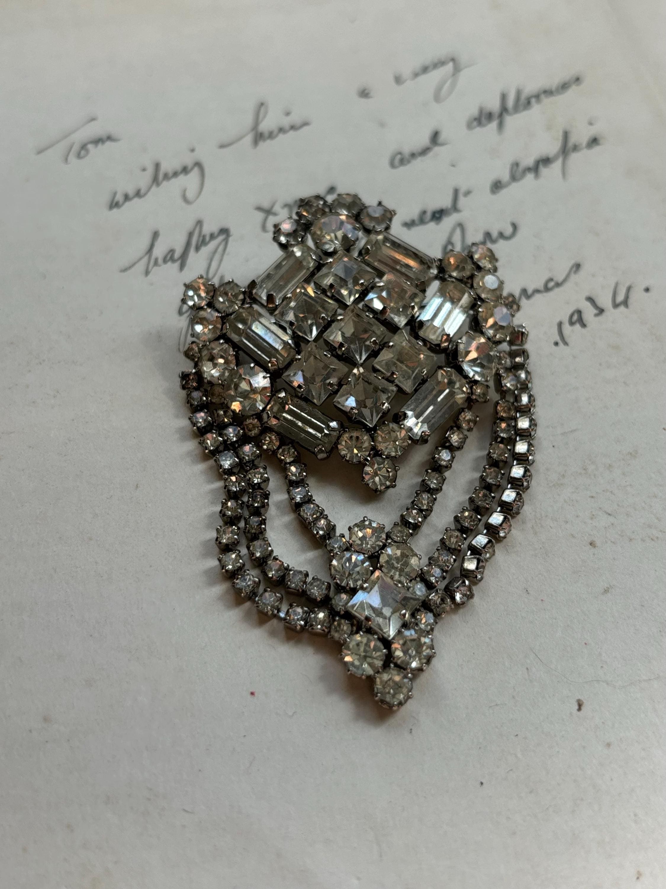Vintage rhinestone diamanté large dangle brooch