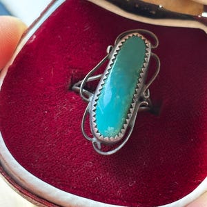 Turquoise and sterling silver Native Navajo ring