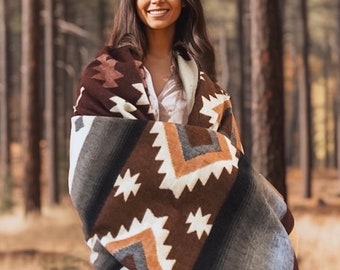 Alpaca Blanket | Reversible Large Blanket | Alpaca  Wool Blanket | Throw or Queen Size Southwestern Blanket | Native Blanket (Earth Brown)