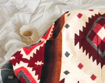 Alpaca Blanket | Reversible Large Southwestern Blanket | Alpaca  Wool Blanket | Queen Luxury Blanket | Native Blanket (Ember Red)