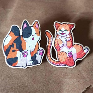 Katze aus Holz als Pins und Magnete!