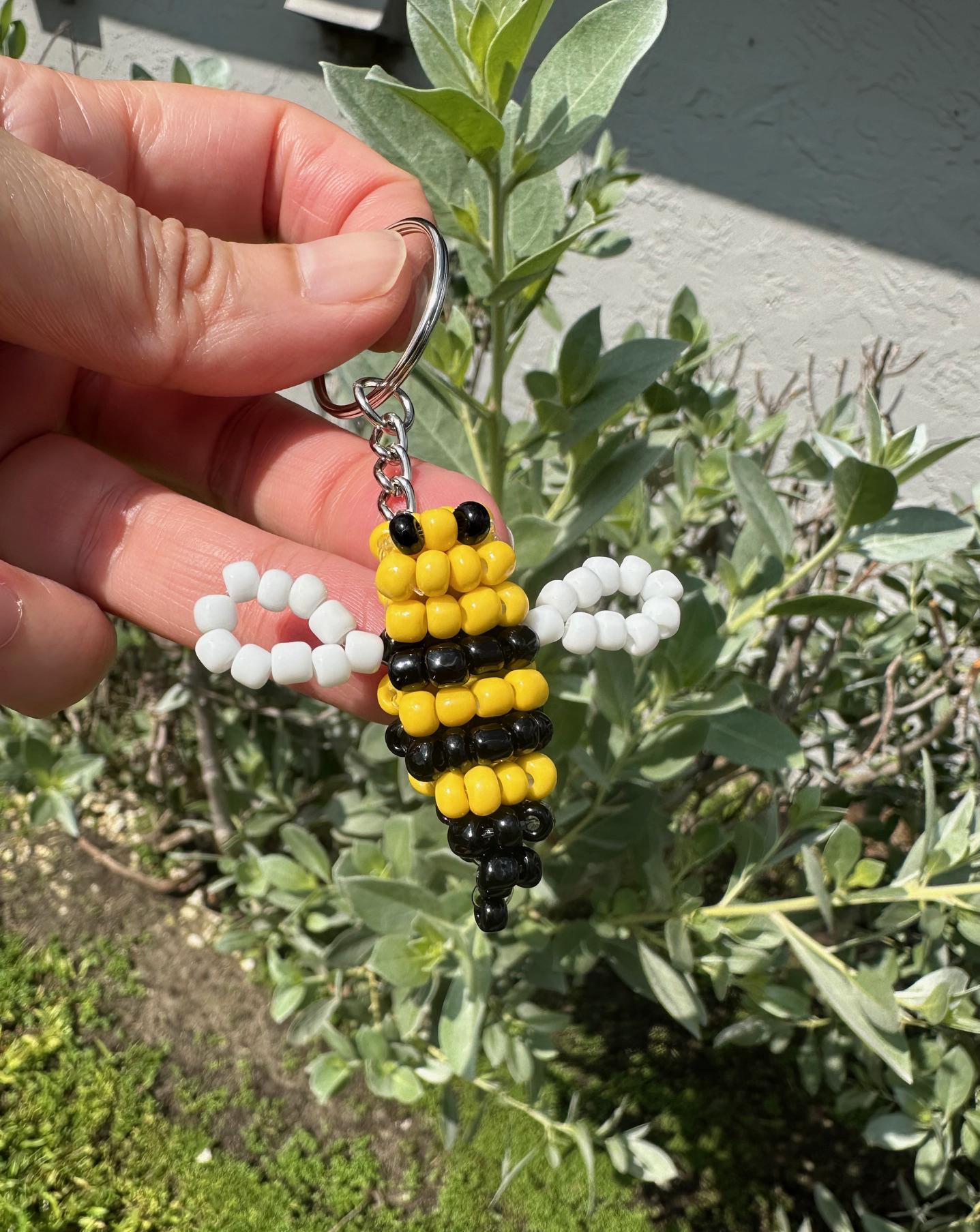 Handmade Beaded Bumble Bee Keychain: Kawaii Purse/backpack Charm - Etsy