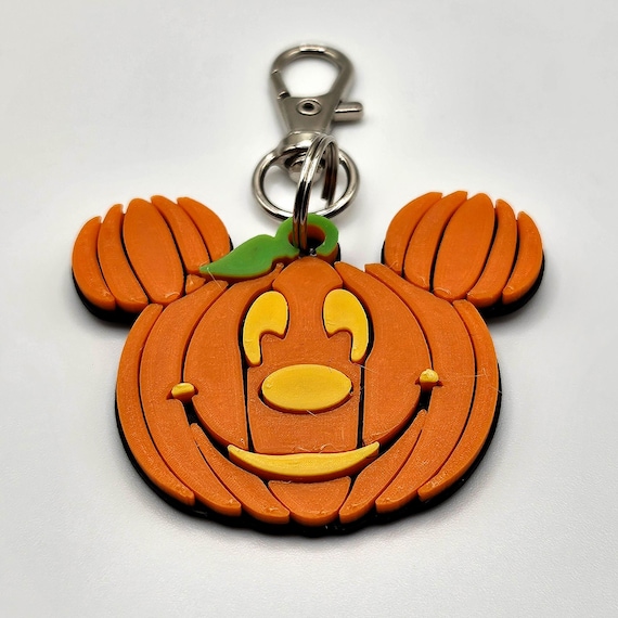 3D-Printed Mickey Pumpkin Head Keychain – PLA in Orange, Yellow, Black & Green – Halloween Disney Inspired