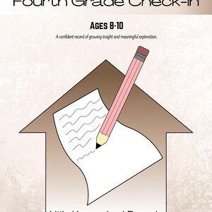 以下が含まれることがあります： 4年生のチェックイン用の「進捗ポートフォリオ」のグラフィック。年齢は8〜10歳。家型の中に、紙に書き込んでいる鉛筆が描かれています。「Little Homeschool Records」というテキストが含まれています。