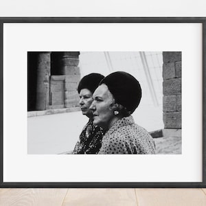 Two Women at the Metropolitan Museum, NYC 1978. Vintage Film Black and White Fine Art Photography Print, Wall Art Photo Poster Prints.