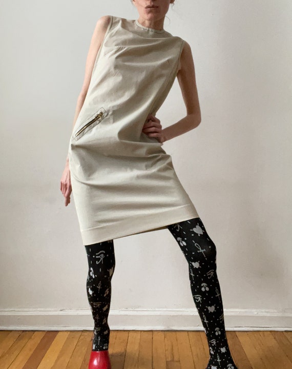 One-pocket tan sheath dress - image 3