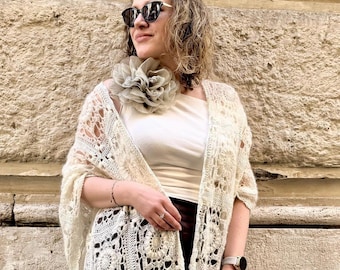 Wzór na szydełkowy szal Granny Square, koronkowy szal z jedwabiu i moheru, szal ślubny w kształcie przebiśniegu (PDF), lekki szal boho w 2 rozmiarach