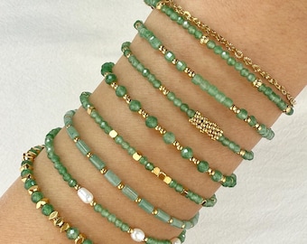 Bracciale in acciaio inossidabile con gemme di avventurina verde naturale e ciondoli in oro.