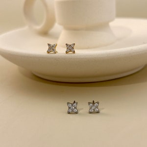 Mini stud earrings in stainless steel cross in gold silver zircon