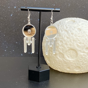 Pendientes colgantes cortados con láser inspirados en Star Trek Enterprise
