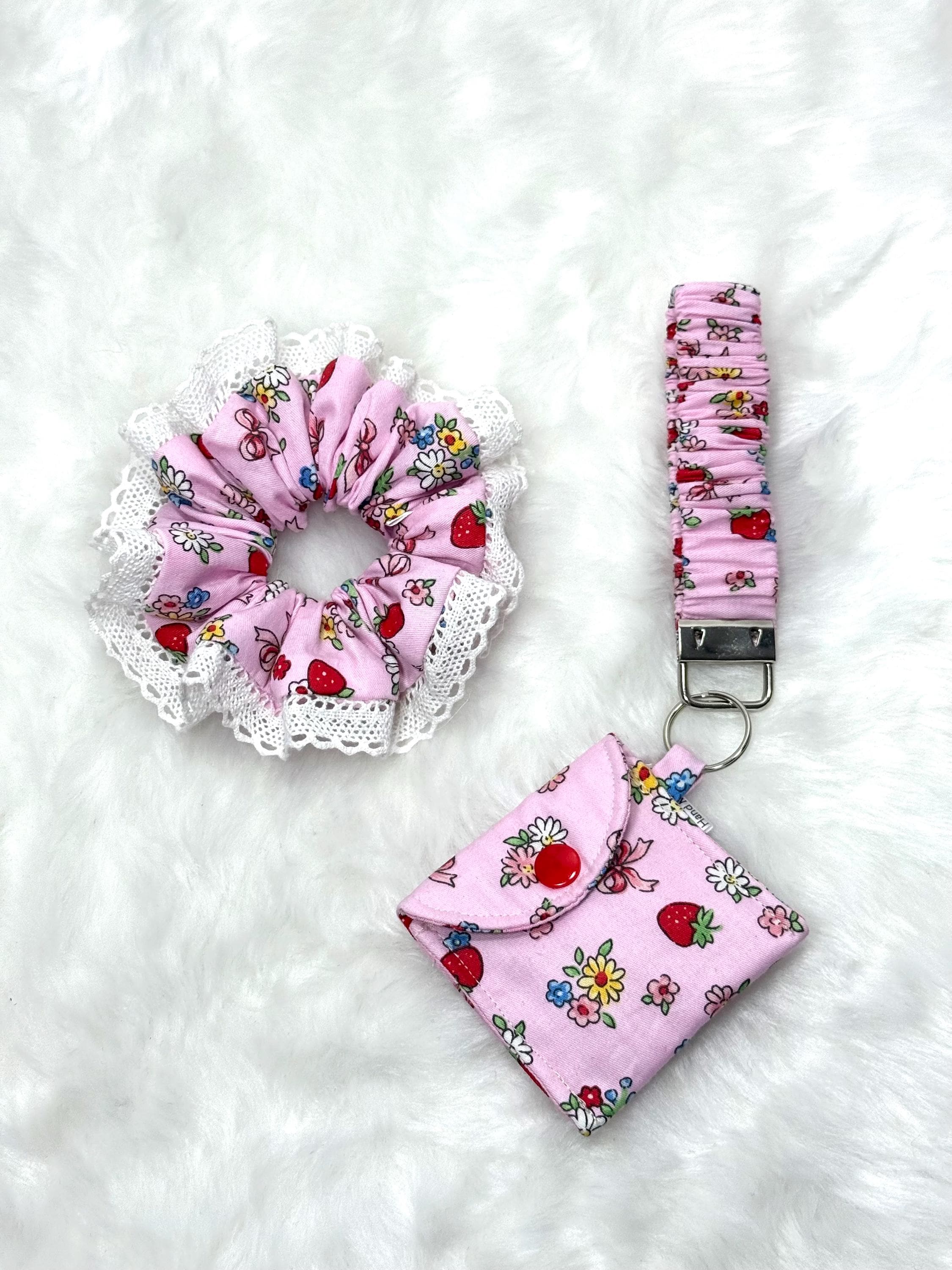 Lace Scrunchie/ Scrunchie Key Holder/ Keychain Wristlet / Cute Lanyard ...
