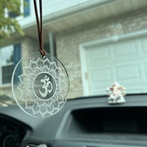 Om Car charm, Om Rearview Accessories, Hindu car charm, Window Decor, Car Accessories, Window Ornament, Rear view mirror charm