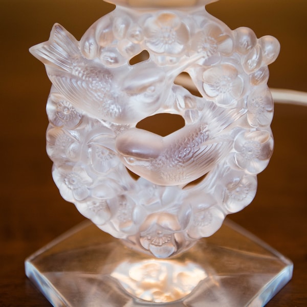 Rene Lalique frosted Crystal, Birds Flower Wreath, Vintage frosted lamp