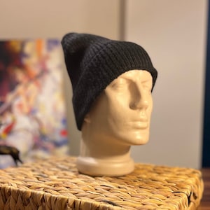 Schwarze nahtlose Unisex Beanie Mütze, Fischermütze, Wintermütze, Manschette Strickmütze, Mann Schädelmütze, Acryl Frauen Mütze, schwarze Unisex Mütze