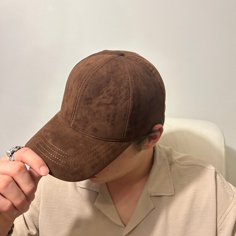 Brown Suede Baseball Cap, Adjustable Leather Hat, Unisex Hip-Hop Street Fashion, Winter Full Cap, Halloween Gift, Christmas Gift for Mother,Halloween Cap,Truckers Cap,High Quality Men Hat,Cozy Woman Hat,Fashion Accessories,Best Birthday Gift