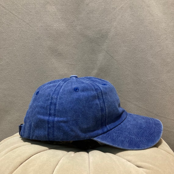 Casque De Baseball Avec Un Rendu 3d Uniforme Bleu Et Jaune | Photo Gratuite