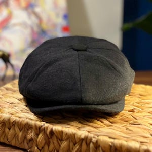 Black Wool Newsboy Cap for Men and Women, Handmade 8 Panel Peaky Blinders Hat, Vintage Winter Gatsby Flat Cap, Classic Gift for Him or Her