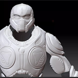 Może przedstawiać: Biały, szczegółowy, trójwymiarowy model tułowia i głowy futurystycznej, opancerzonej postaci. Postać nosi hełm z wizjerem i szczegółową płytę piersiową z różnymi panelami i akcentami.